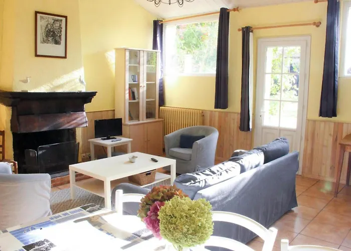 Maison Renovee Avec Piscine Chauffee Privative Pres De Challans Et Aizenay - Fr-1-426-258